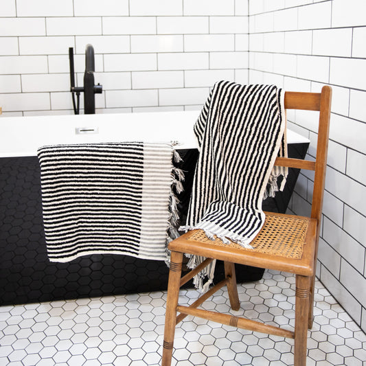 BLACK STRIPED HAND TOWEL