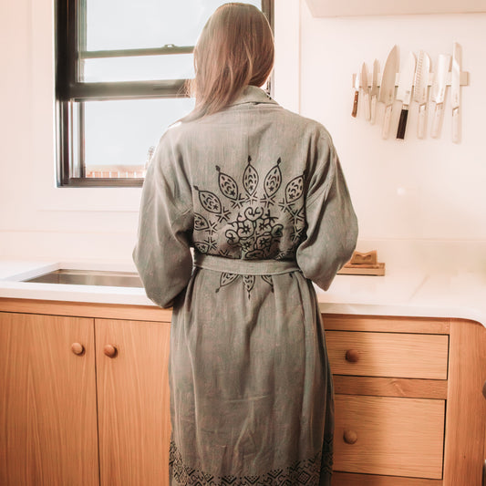 STONE WASHED HAND PAINTED LINEN GREY ROBE